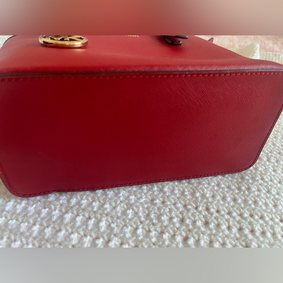 Jet Set Travel Extra-Small Saffiano Leather Top-Zip Tote Bag - Picture 7 of 8